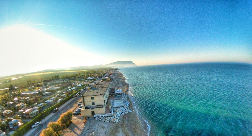 Hotel Brigantino Non Dista Porto Recanati Exterior photo