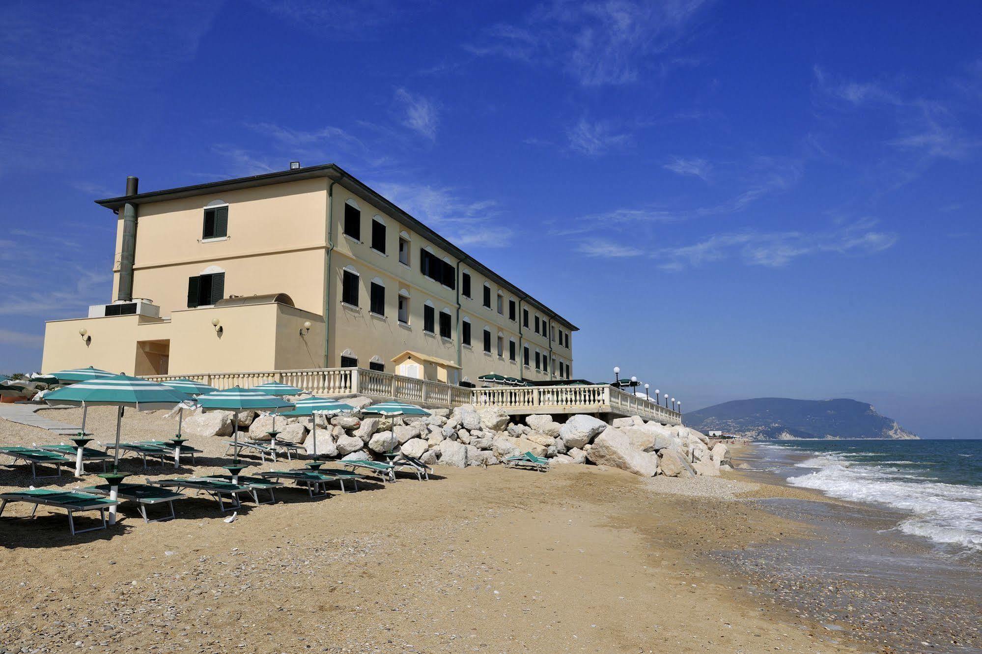 Hotel Brigantino Non Dista Porto Recanati Exterior photo